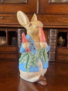 Williams Sonoma Stoneware Peter Rabbit Cookie Jar New!